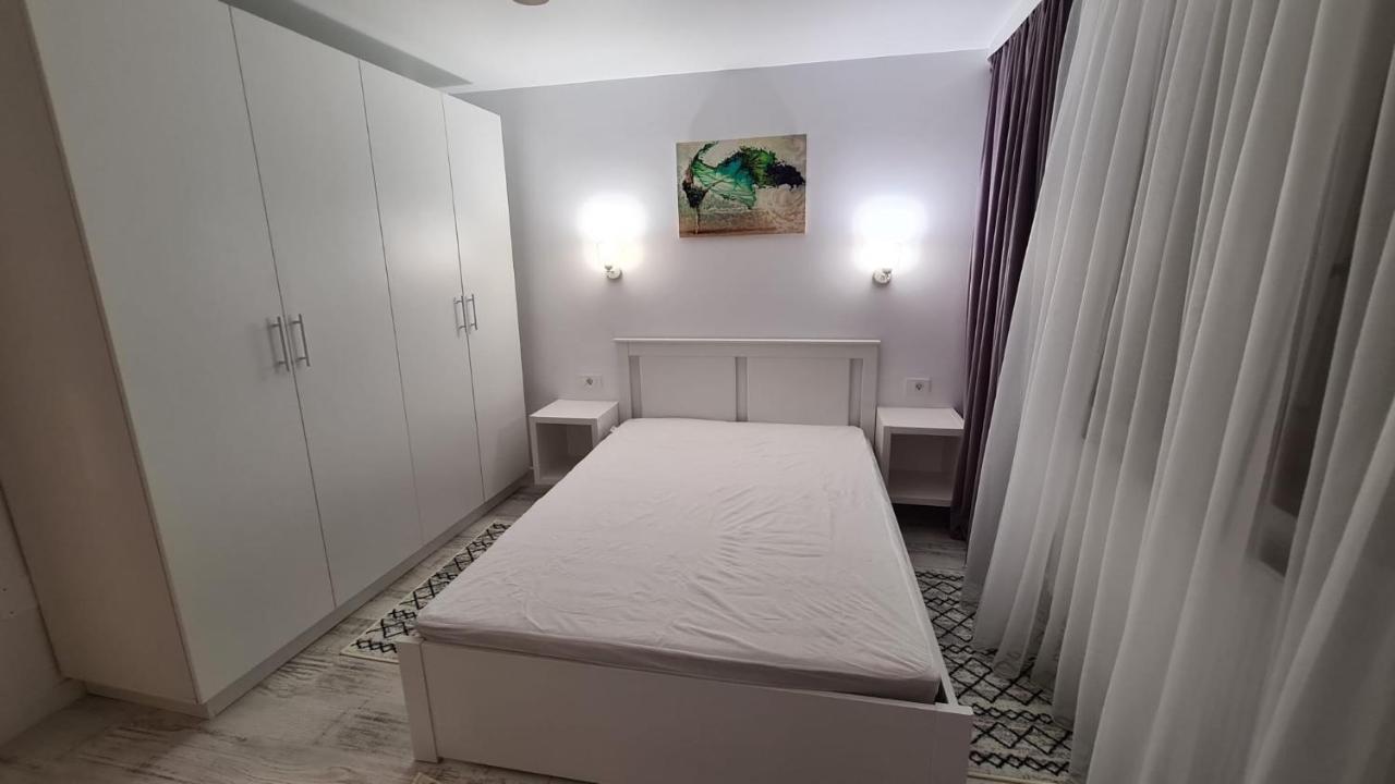 Апартаменты La Fluturi Apartament Сучава Экстерьер фото