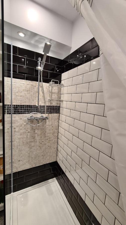 Апартаменты La Fluturi Apartament Сучава Экстерьер фото